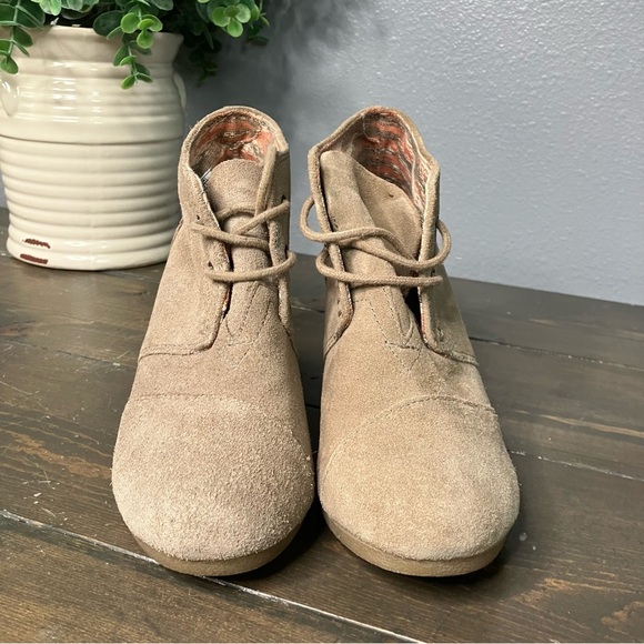 toms wedge booties Ankle Boots Desert Suede Beige Fall Boho Casual 6.5 - Picture 3 of 11